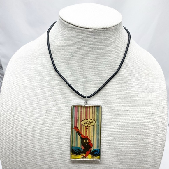 Spider-Man Comic Book Pendant Necklace Handcrafted NEW - Picture 2 of 4